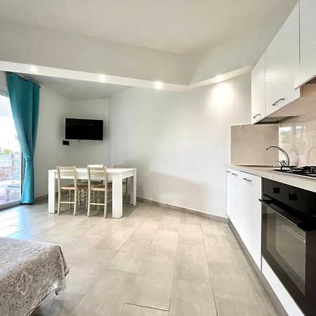 Angolo Mare Apartments & Rooms 皮诺港 外观 照片