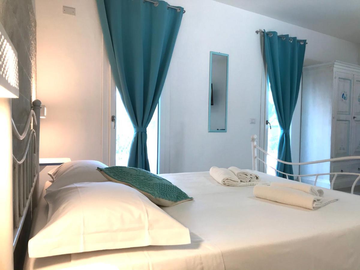 Angolo Mare Apartments & Rooms 皮诺港 外观 照片