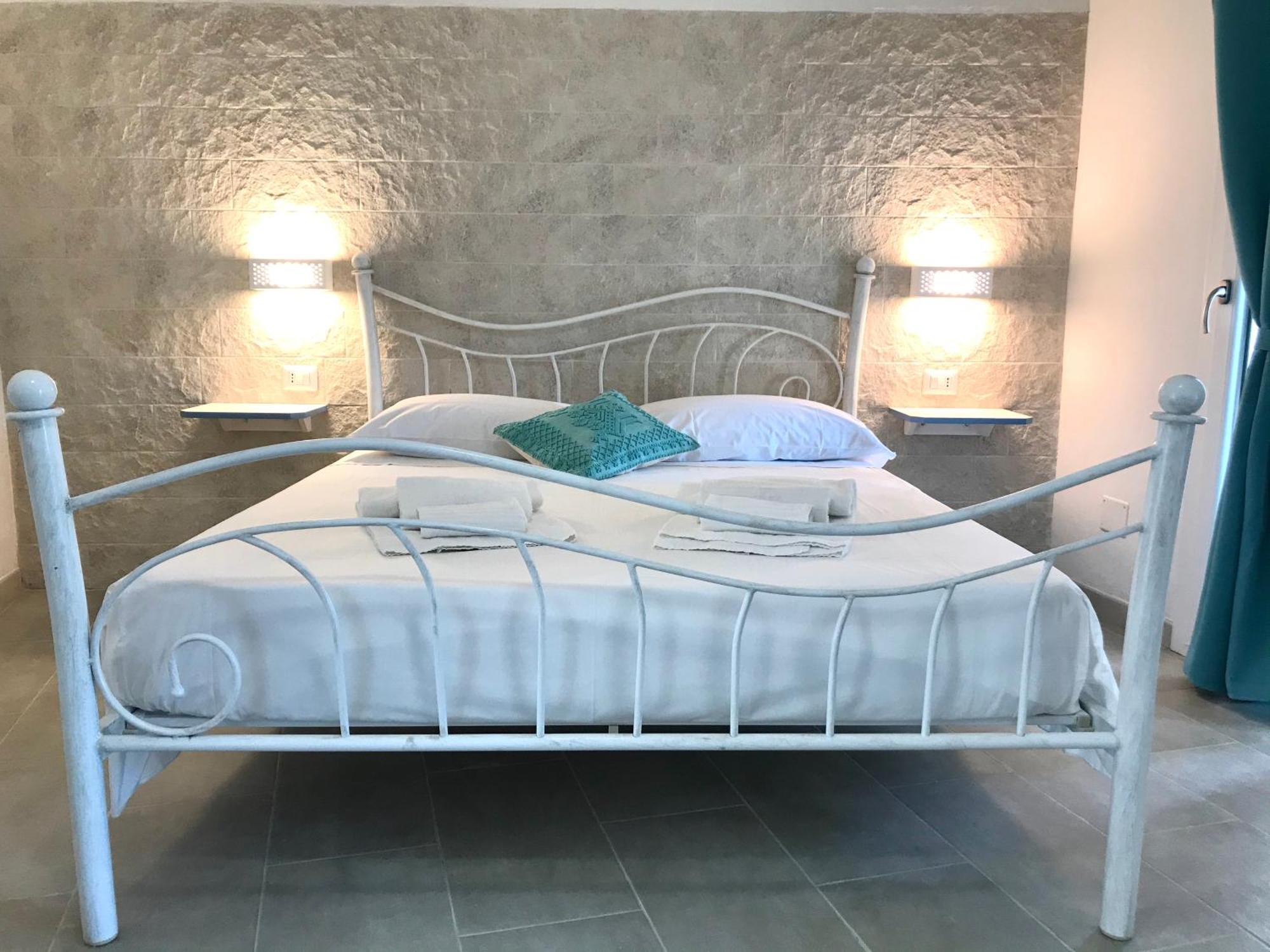 Angolo Mare Apartments & Rooms 皮诺港 外观 照片